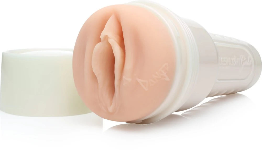 Abella Danger masturbator met vaginaopening