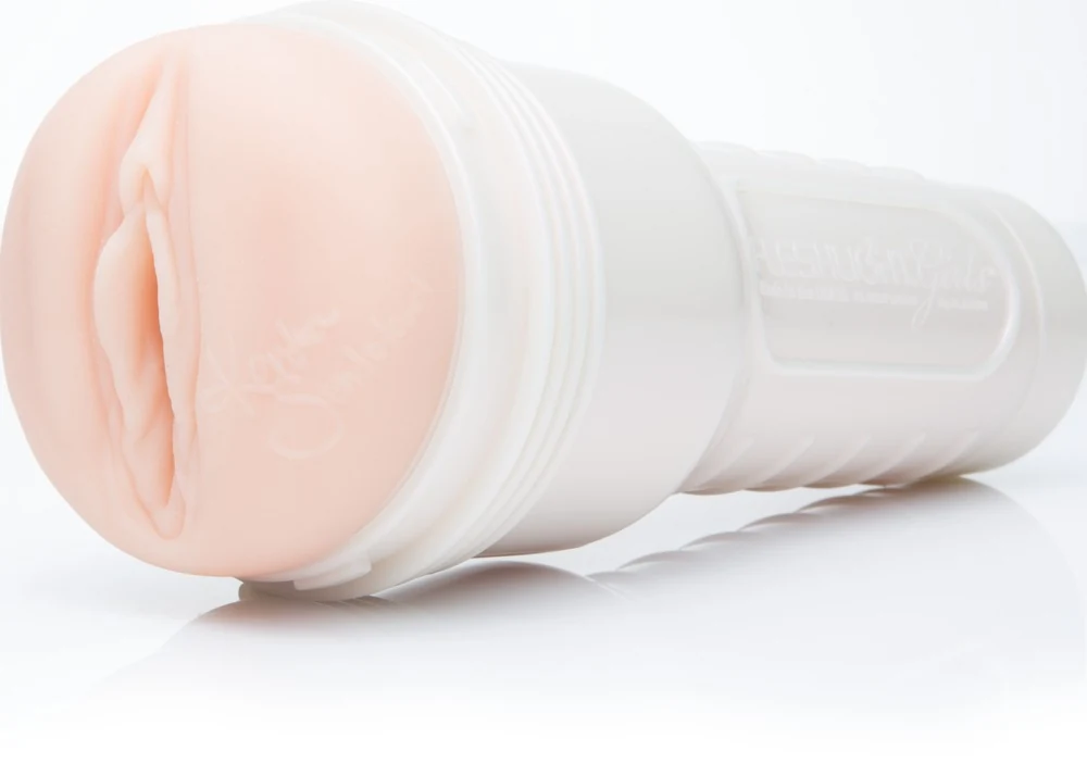 Kendra Sunderland Fleshlight masturbator