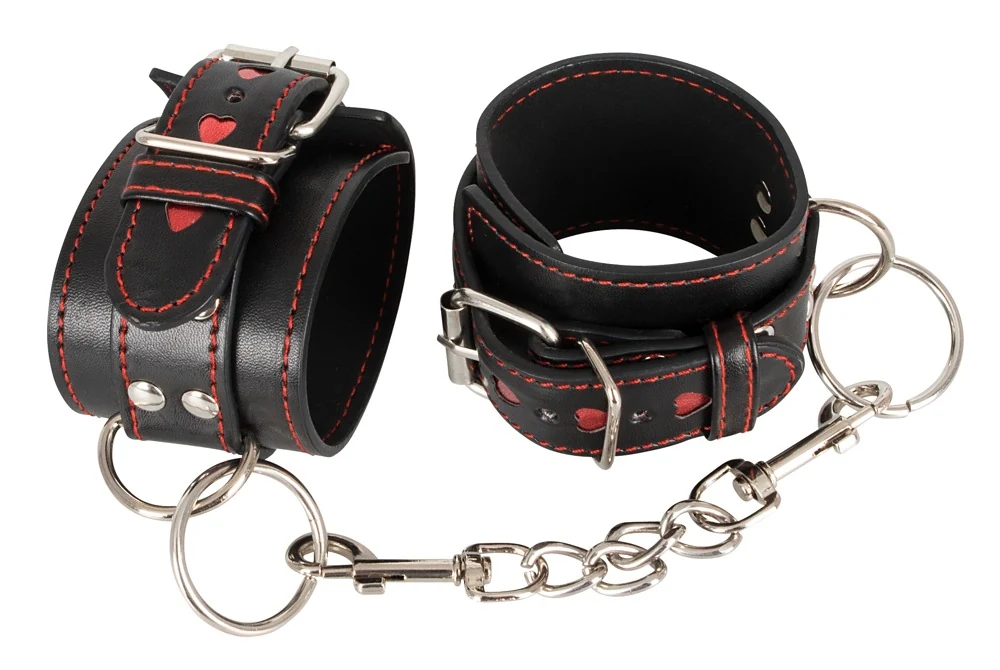 Bad Kitty lederlook handboeien met rode hartdetails