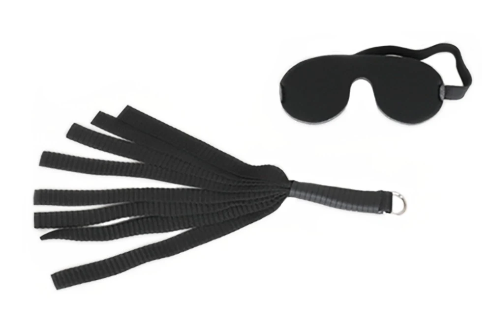 Liefdesschommel met oogmasker en zweep