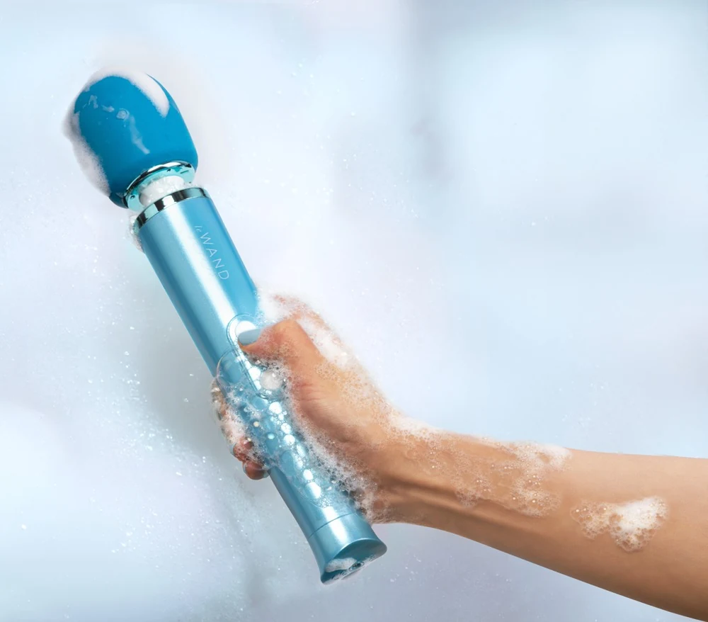 le WAND Dive luxe massager oceaanblauw