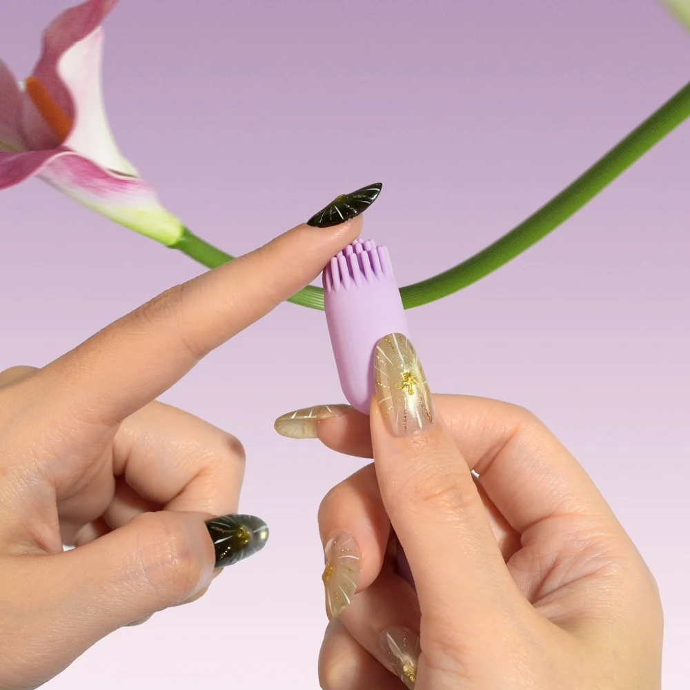 SVAKOM Plume flexible brush tail bullet vibrator