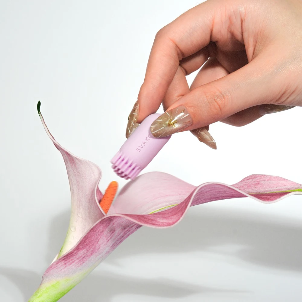 SVAKOM Plume flexible brush tail bullet vibrator